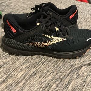 11 Brooks Adrenaline GTS 22